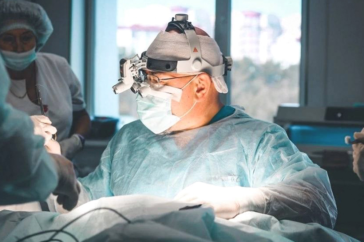 Детский уролог-андролог Морозовской ДГКБ прооперировал детей в Крыму