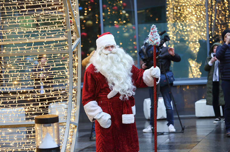 В Морозовской детской больнице началось новогоднее веселье