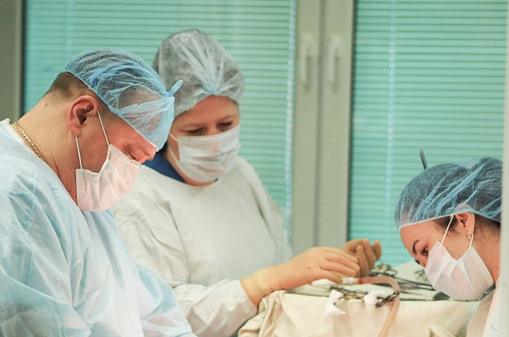 Московские врачи прооперировали пациентку с огромной опухолью