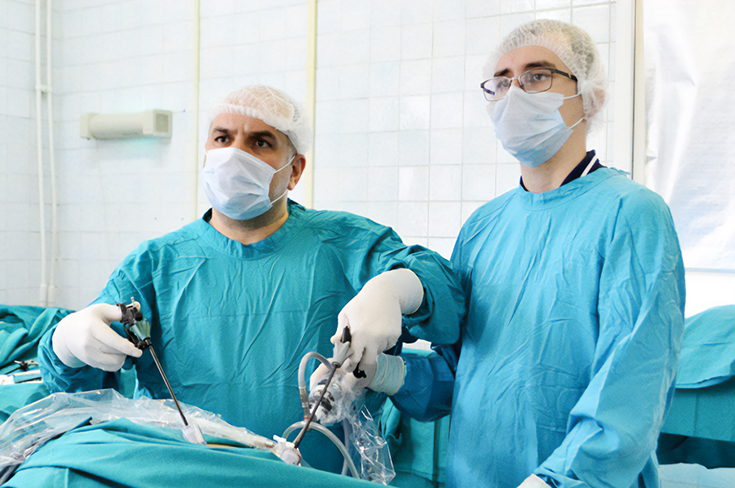 Хирурги ГКБ им. Л.А. Ворохобова применили новую методику операции по удалению паращитовидной железы