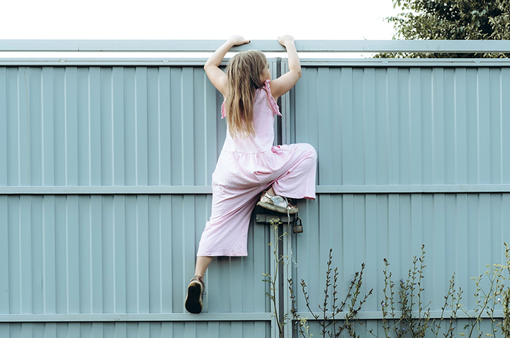 В Москве врачи восстановили двум девочкам пальцы, оторванные декоративными кольцами