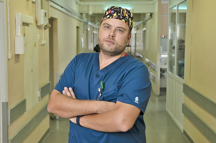 Установка импланта позвоночника. Можно ли избавиться от боли в спине?