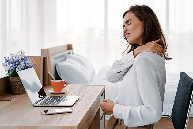 Грыжи шейного отдела позвоночника: как избавиться от боли за день?